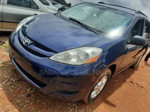 Toyota Sienna 2006 Blue