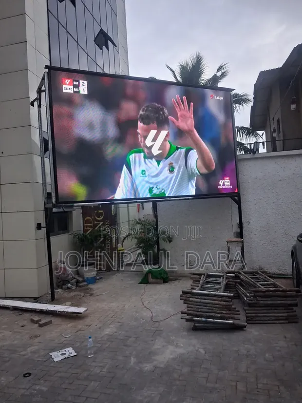 Brand New Outdoor Hotel Screens - 1