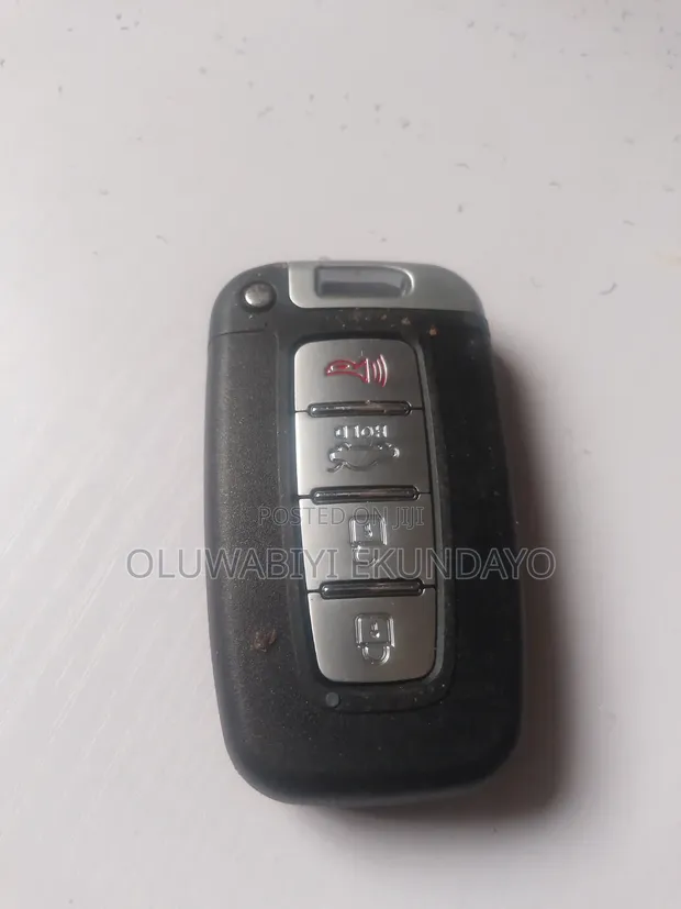 Hyundai Sonata Remote Key Fob - 1