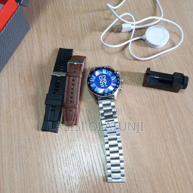 Ferrari Smartwatch Mai Kyau - An Riga An Yi Amfani Da Shi - 1