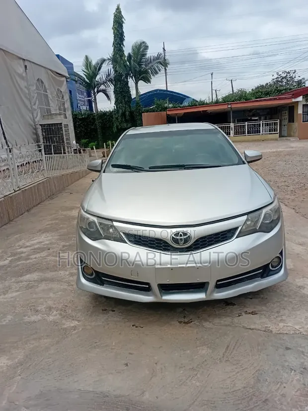 2014 Toyota Camry SE 3.5L Silver - 1