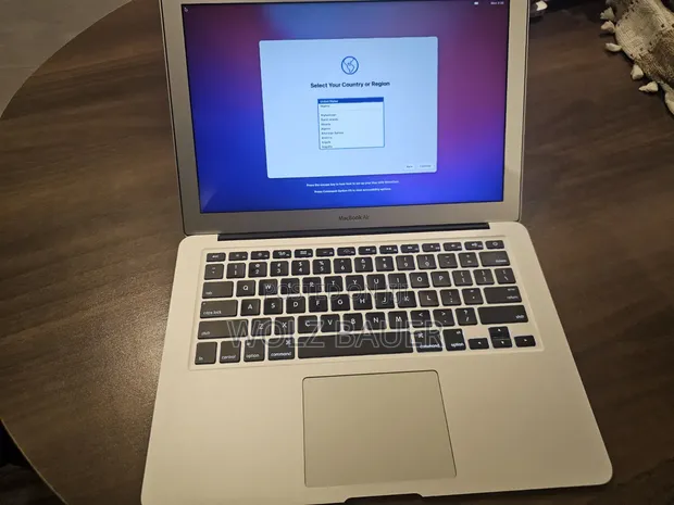 Apple MacBook Air 2017 13.3" Intel Core i5 8GB RAM 128GB SSD - 1