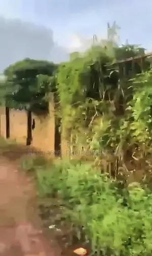 Filin Girman 100x200ft Mai Shinge & Getau a Sashen Ugbor GRA, Benin City