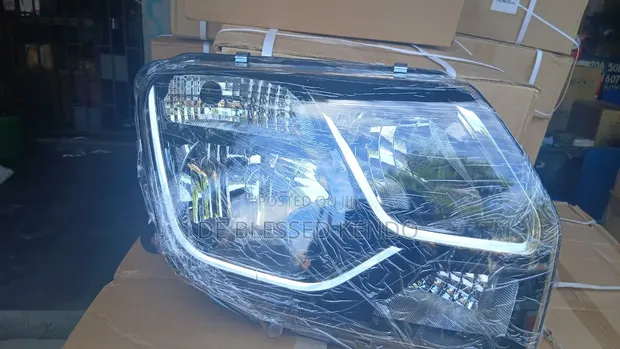Renault Duster 2014 Headlamp - 1