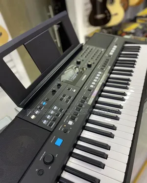Yamaha PSR-E483 Portable Keyboard Synthesizer