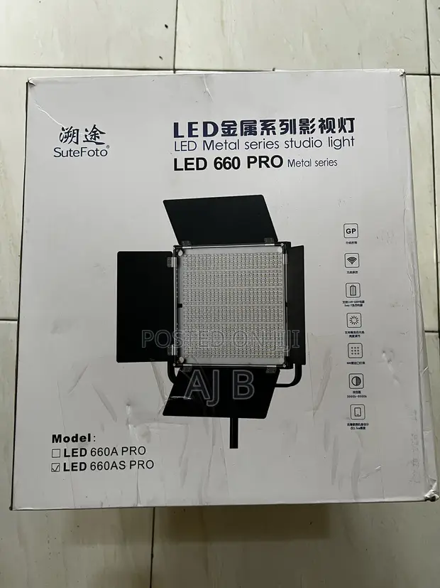 Sutefoto LED 660 Pro Light + Tripod + Batteries + Charger - 1