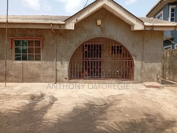 3 Bedroom Apartment with 3 Shops for Sale in Ifo - 1
