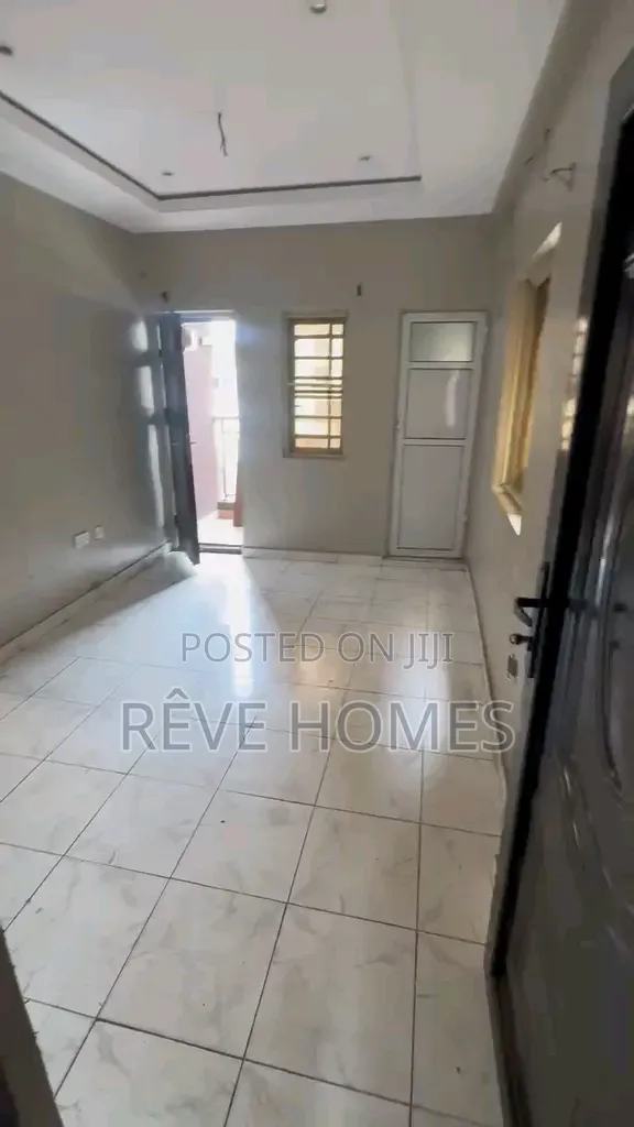 Spacious Mini Flat for Rent in Adekunle, Yaba - 1