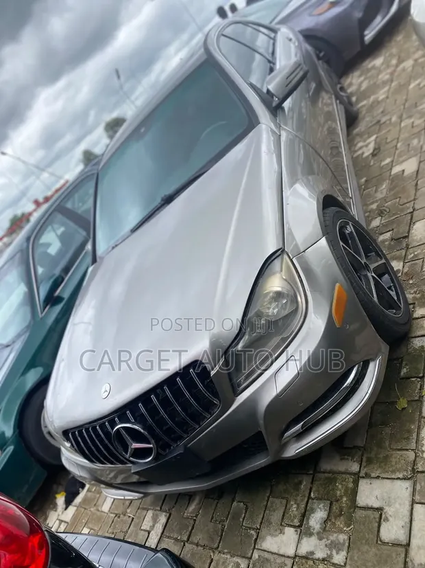 Mercedes-Benz C300 2012 Grey - 1