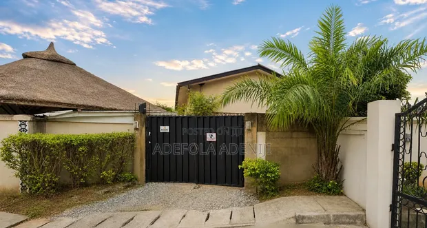 Six Waterfront Townhouses Ikoyi S.W - 1
