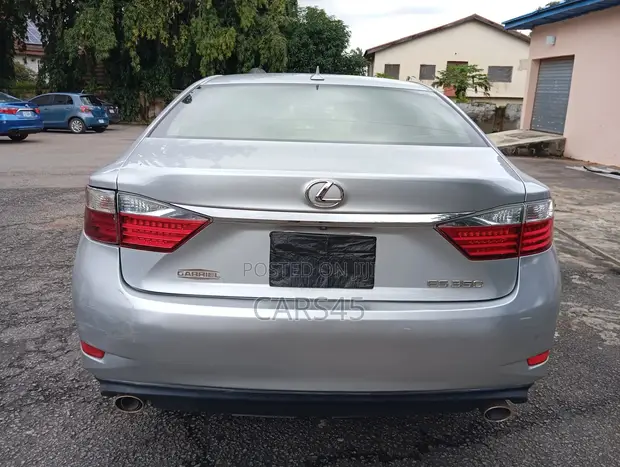 Lexus ES 2014 Silver - 1