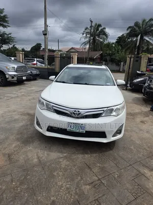 2012 Toyota Camry XLE Sedan - White