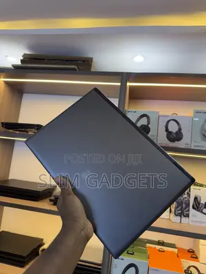 Alienware M16 R2 Laptop: Intel Core Ultra 7, 16GB RAM, 1TB SSD, RTX 4070