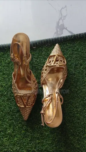 Louis Vuitton Takalmi Zinariya Mai Tsada - Girman 38