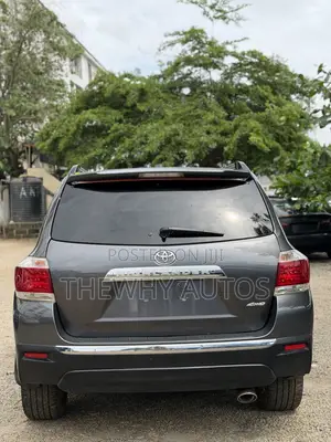Toyota Highlander Limited 3.5L 4WD 2013 Gray