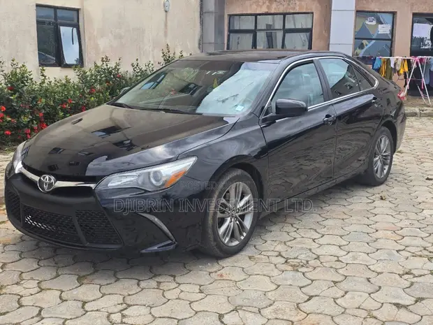 2017 Toyota Camry SE Foreign Used - 1