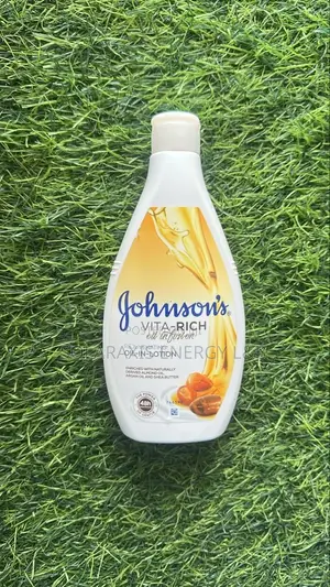 Johnson's Vita-Rich Oil Infusion