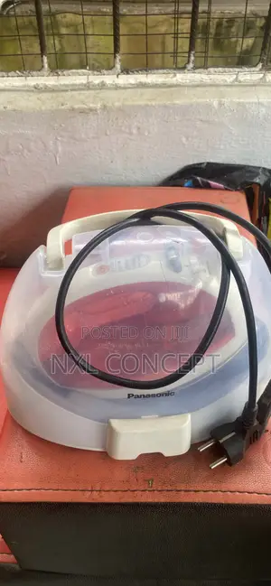 Panasonic 1600W Steam Iron - Fari & Purple