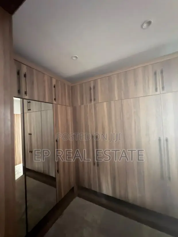 5-Bedroom Duplex with BQ in Maitama for Sale - 1