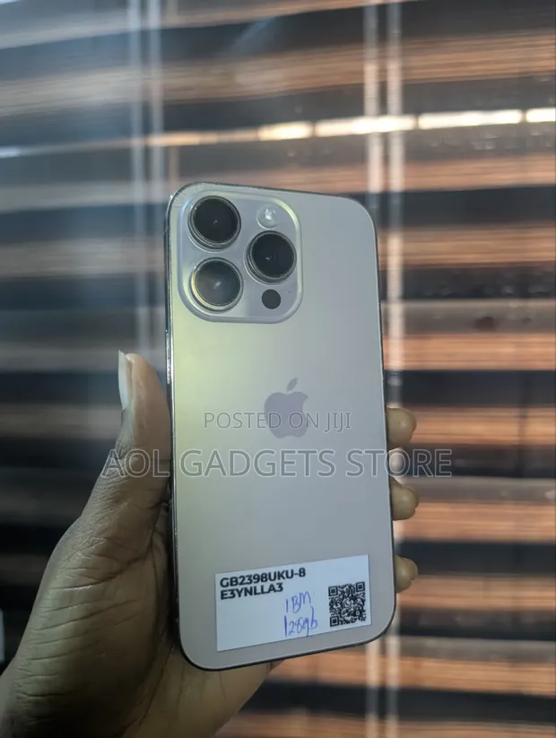Apple iPhone 14 Pro 128GB Gold (Used, Cracked Body) - 1