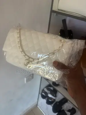 Women's Quilted Shoulder Handbag - White
