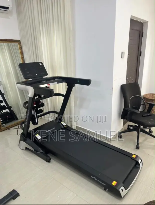 Universal 4HP Treadmill - Brand New - 1