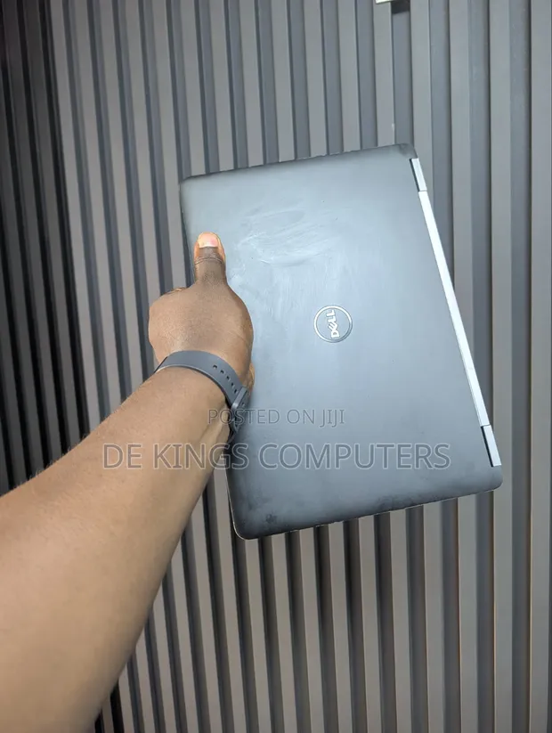 Dell Latitude E7270 Laptop - Core i7, 8GB RAM, 256GB SSD - 1