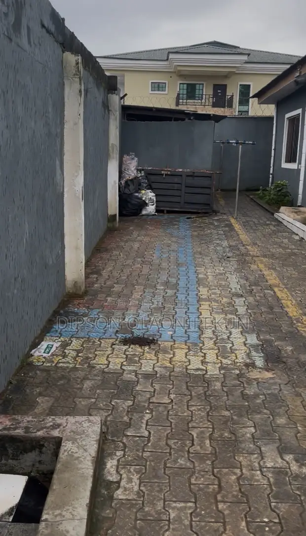 6-Bedroom Bungalow with Shops for Sale in Ado-Odo/Ota - 1