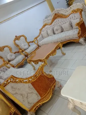 Royal Sofa Set Mai Zama 8 Tare Da Center Table & 2 Stools