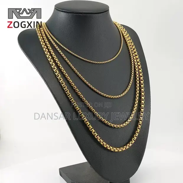 Square Pearl Luxury Chain - 18K Gold Finish - 1