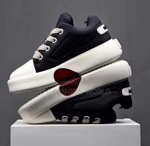 Takalmi na Clavis Fashion Hub na Maza da Mata