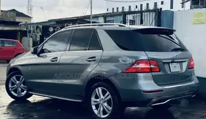 2014 Mercedes-Benz ML350 4MATIC SUV - Gray