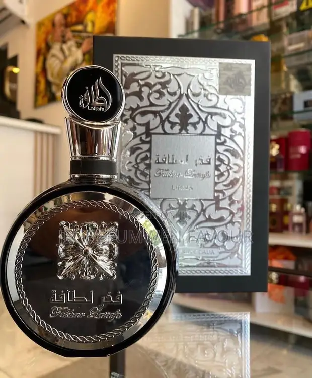 Lattafa Fakhar Black Eau de Parfum for Men - 1