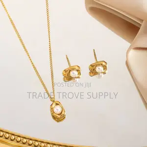 Elegant Fashion Jewelry Set - Gold