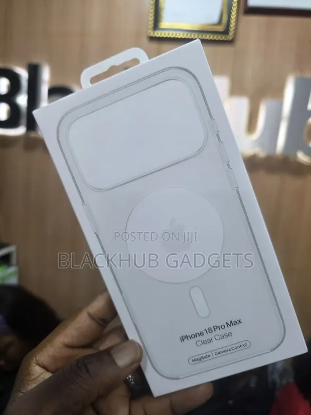 iPhone 18 Pro Max Transparent Pouch - 1