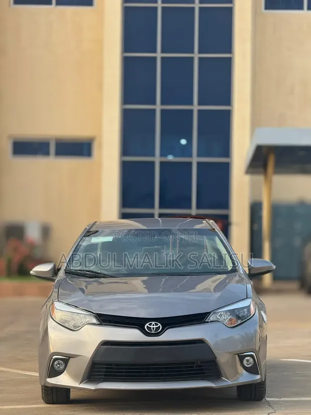 Toyota Corolla 2015 Gray - 1