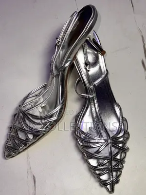 Zara Women's Classic Gold Leather Sandals - Size 39
