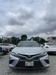 2018 Toyota Camry SE FWD (2.5L) Silver - 1