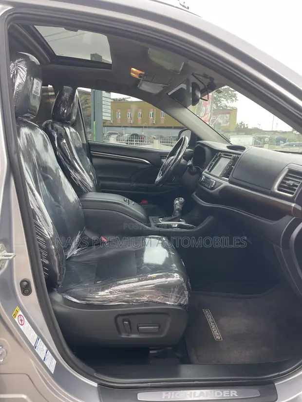 2014 Toyota Highlander Limited SUV - Silver - 1