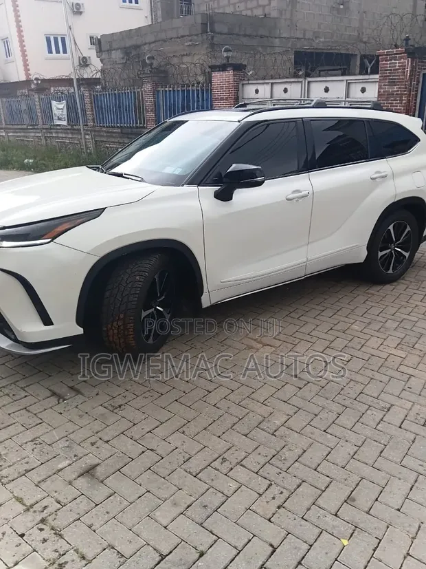 Toyota Highlander XSE AWD 2023 - 1