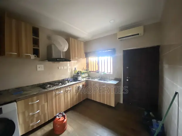 4 Bed Duplex na Adewale Axis, Ajah don haya - 1