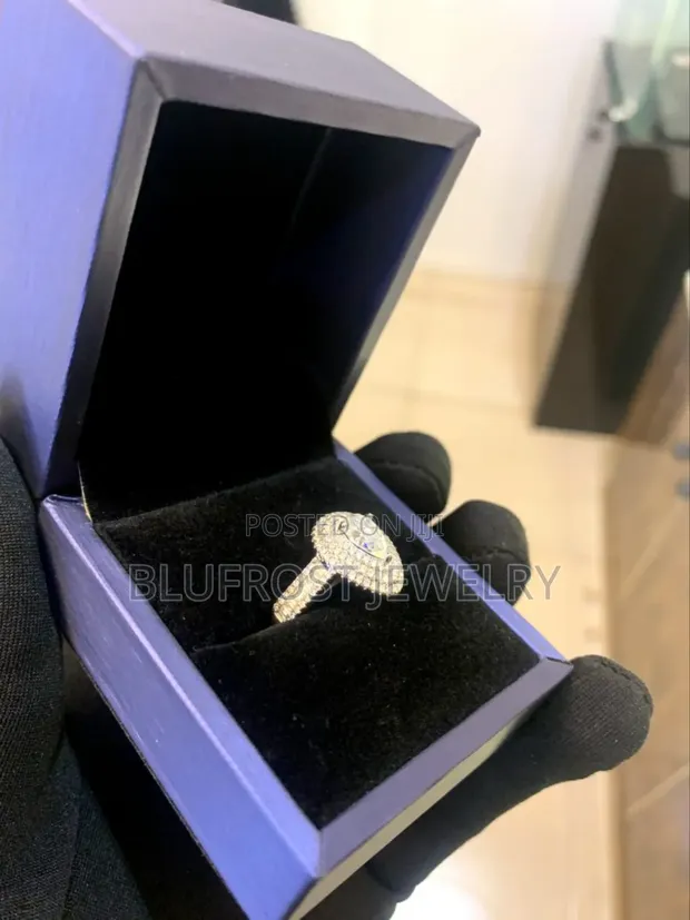 4ct Pear Cut VVS Moissanite Engagement Ring - 1