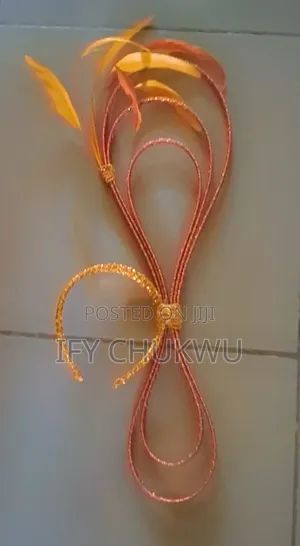 Gold Fascinator - Hannu ya yi