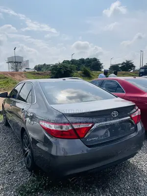 2016 Toyota Camry XSE Sedan