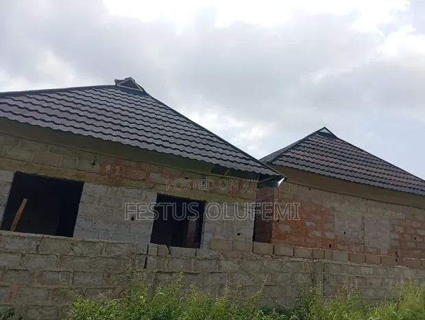 Commercial Property: 7-Room Self-Contained Hostel for Sale - 1