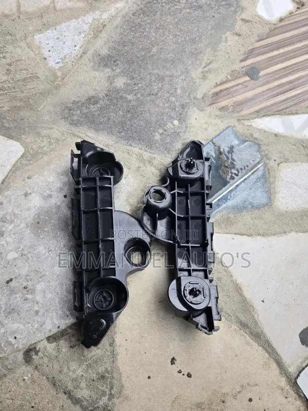 Toyota Camry 2024 Bumper Bracket - 1