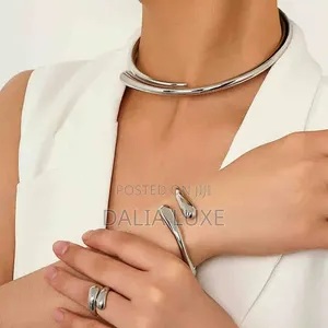 Ladies Classic Jewelry Set