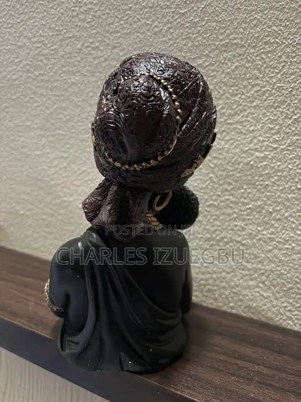 African Woman Carrying Baby Figurine - Home Decor Statue - 1