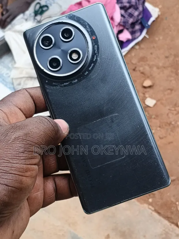 Tecno Camon 30S Pro 256GB Black - 1