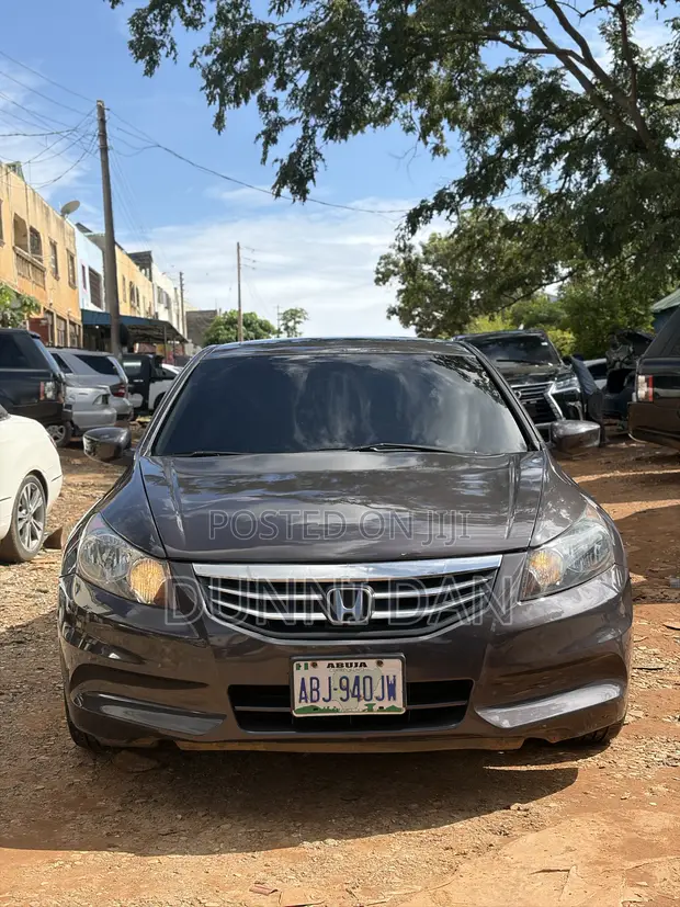 Honda Accord 2011 Gray - 1